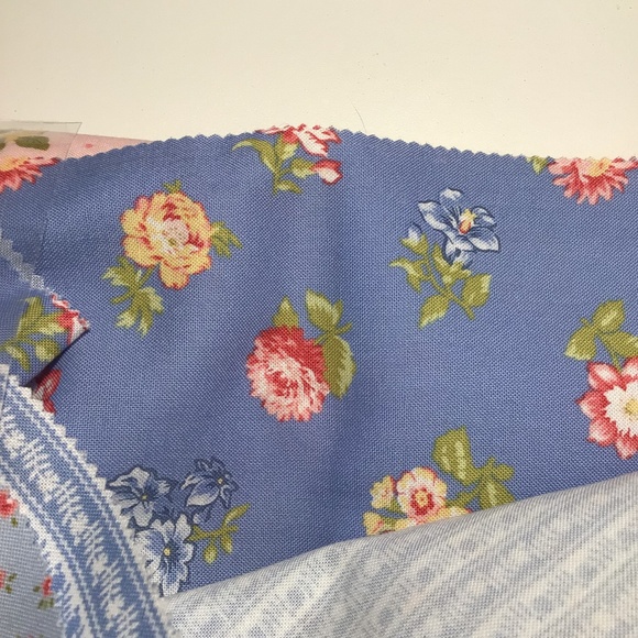 Moda Fat Quarter Bundle - 12 Fat Quarters of beautiful quilting quality cottons - Picture 11 of 14